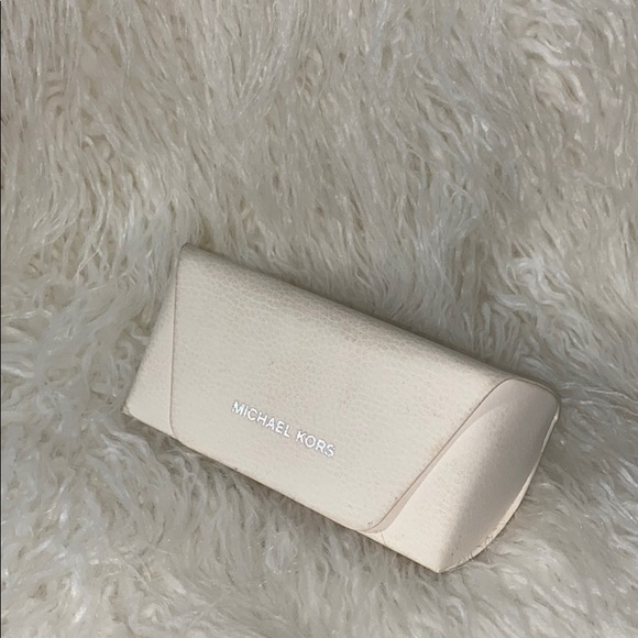 Michael Kors sunglasses with White case - Picture 6 of 9